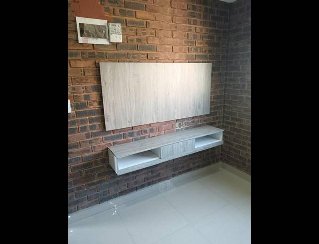 2 BEDROOM PROPERTY TO RENT IN NEWLANDS WEST